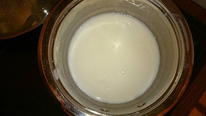 Холодный розовый чизкейк