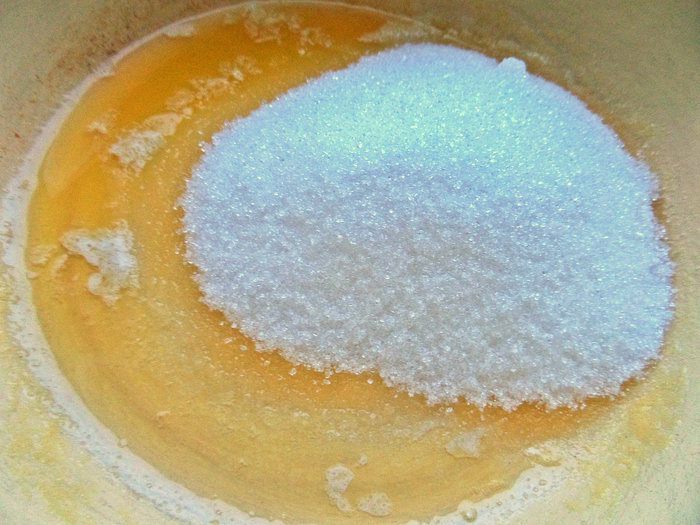 Кекс на сметане с мандаринами и клюквой