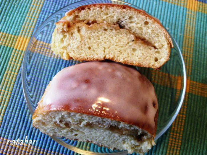 Булочки с марципано-ореховой начинкой