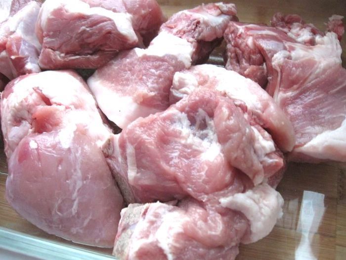 Свиные ребрышки в малиновом соусе