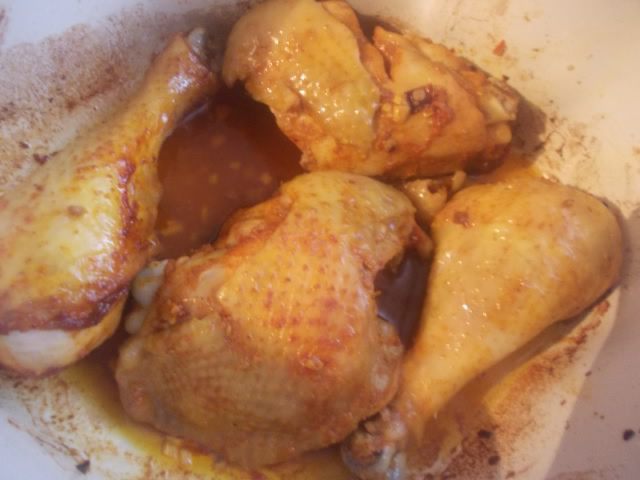 Курица с чесноком и паприкой в сливках