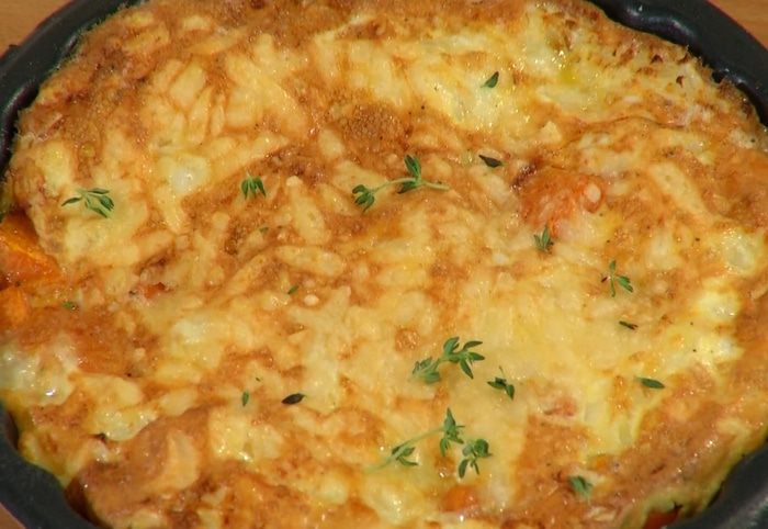 Фриттата с тыквой, моцареллой и тимьяном 