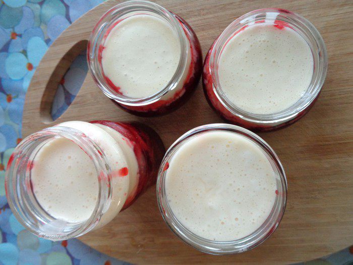 Клубнично-ванильный конфитюр с кремом из маршмеллоу