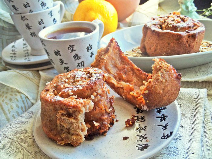 Булочки яблочные из полезной муки