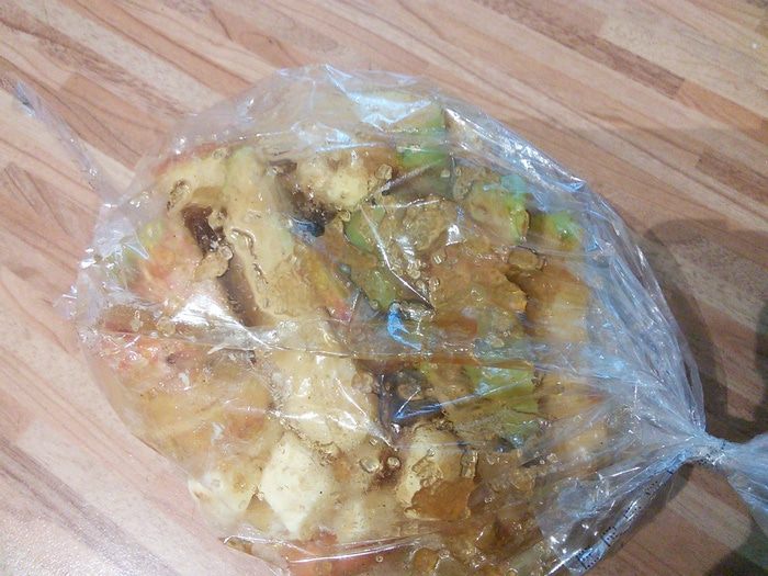 Хлеб на печеных яблоках с орешками