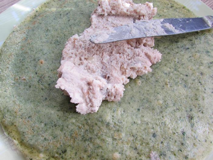 Блинный тортик с грибным соусом