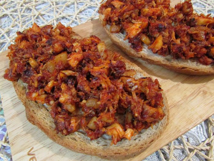 Хеннеброд (Хлеб с курицей)