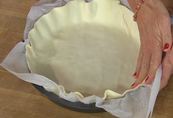 Яблочный пирог с пастернаком и голубым сыром 