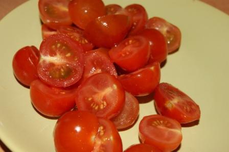 Фокачча с помидорами черри и цедрой апельсина в мультиварке