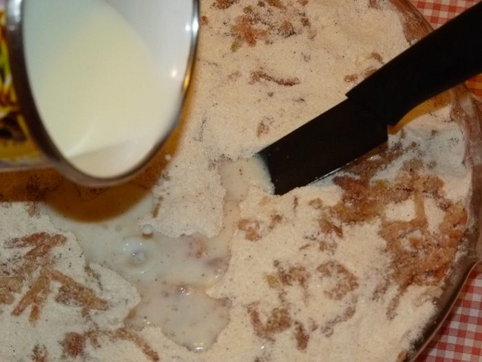 Болгарский пирог с творогом и яблоками