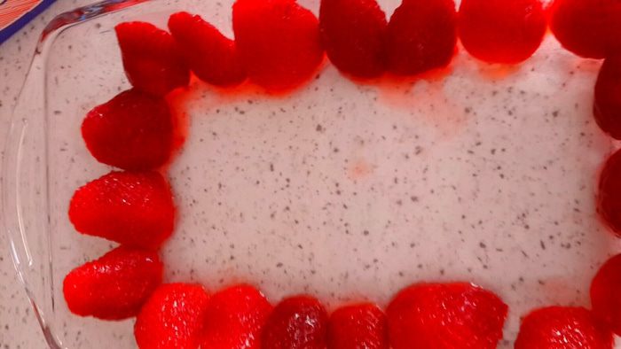 Клубнично-творожный торт