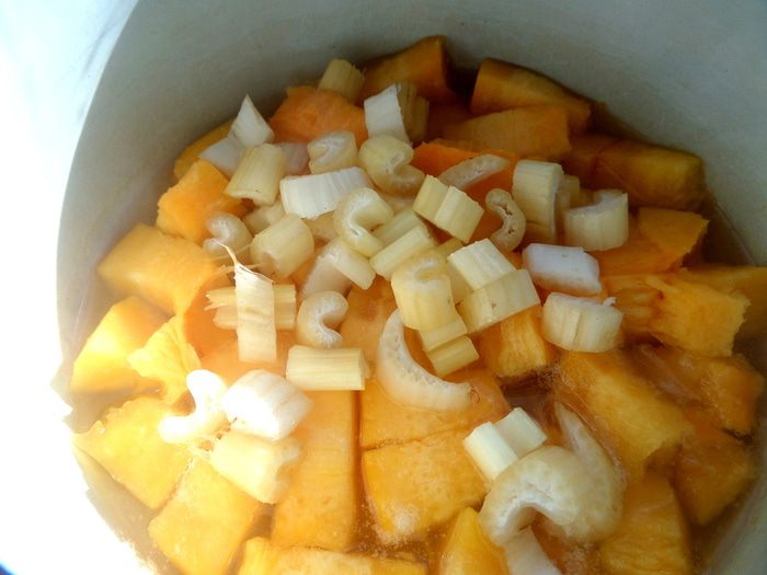 Сырно-макаронный суп и чипсы из лаваша