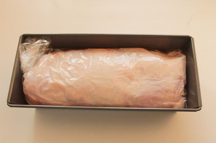 Куриный рулет с грибами и сыром