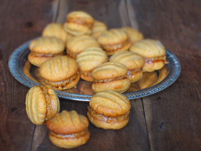 Печенье со сливочно-кофейной начинкой