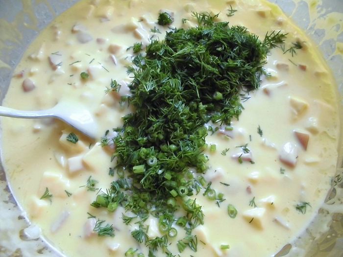 Пирог с ветчиной, сыром и зеленым луком