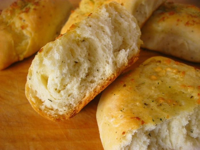 Мягкие чесночные булочки