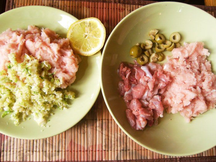 Куриная колбаса на пару (в двух вариантах)