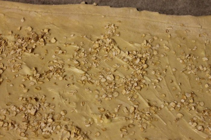 Слоеный пирог с яблоками и корицей