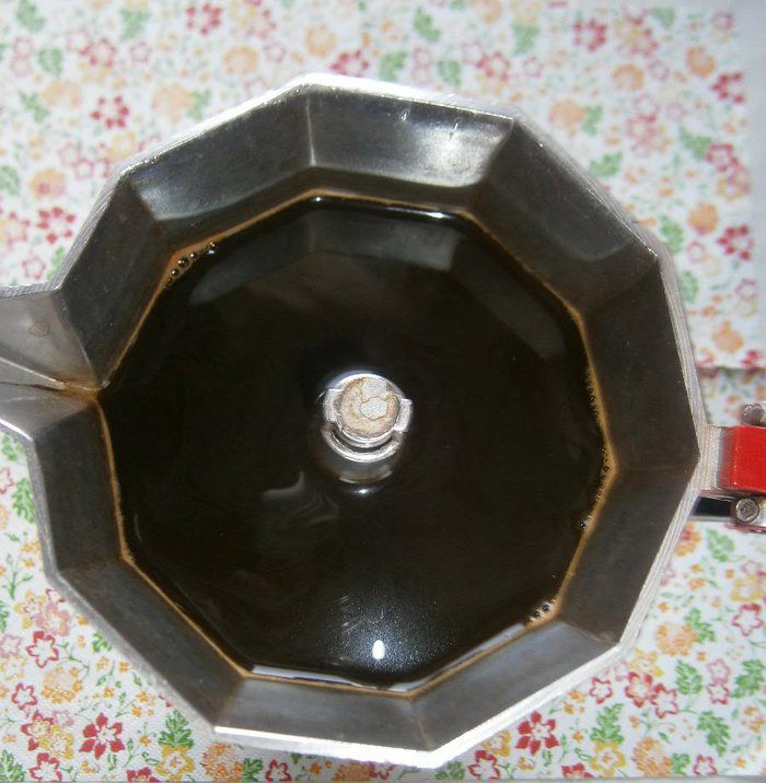 Кофе со сгущенным молоком и кориандром