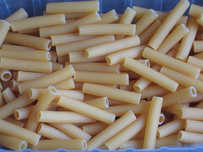 Гратен из пасты с фетой и ветчиной