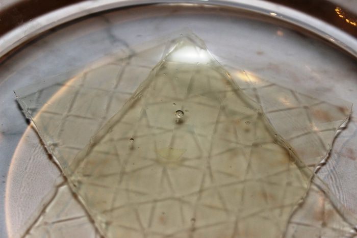 Шоколадно-ананасовый десерт с меренгами