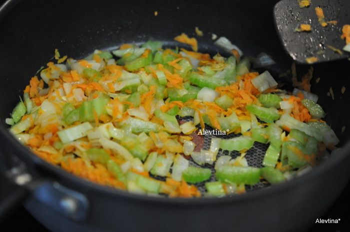 Мясное рагу с тыквой спагетти