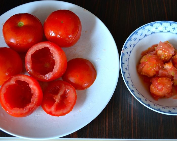 Помидоры, фаршированные кускусом и креветками