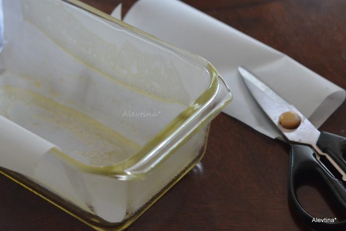 Кекс с ягодным соусом