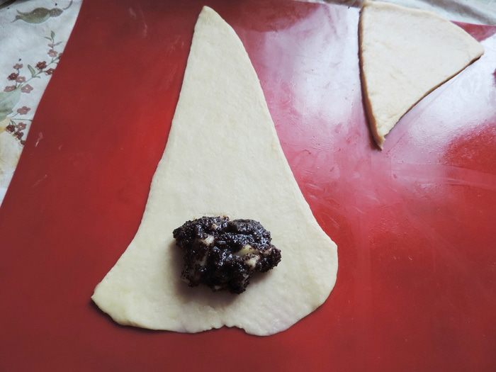 Рогалики с маком и яблоками