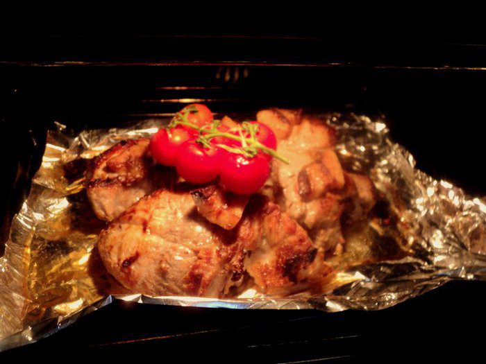 Запеченный свиной окорок