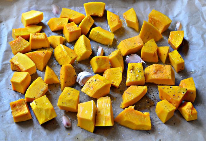Лазанья из индейки со шпинатом и соусом из тыквы 