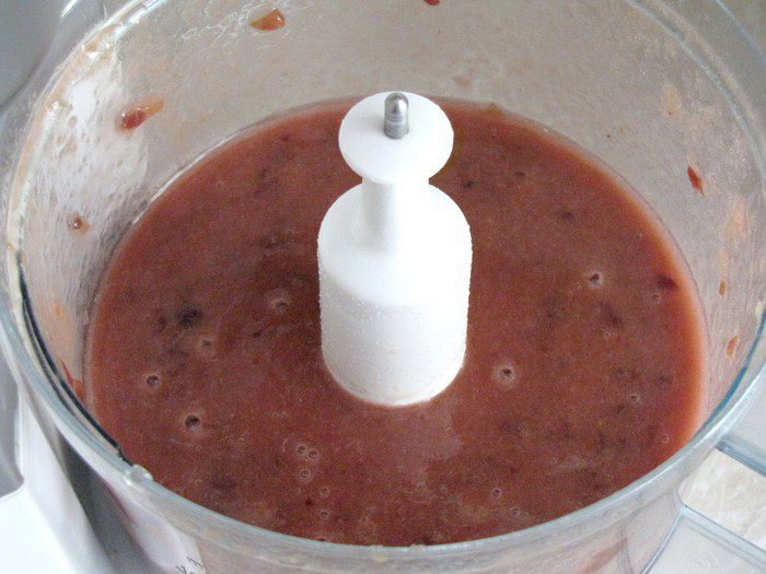 Сливовое варенье с бананами и орехами